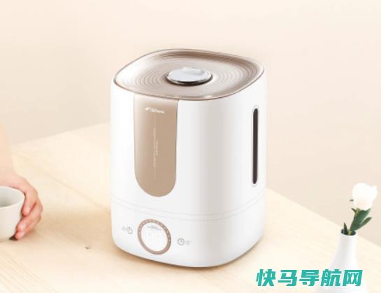 冬天开暖气加湿器吗？加湿器对着头吹吗